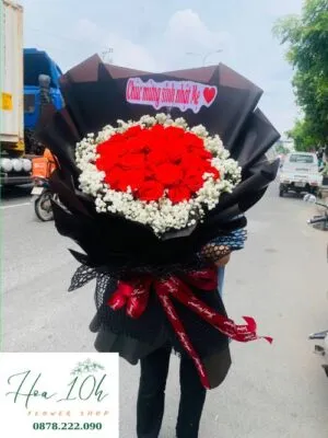 Bó hoa hồng đỏ mix babi dành tặng mẹ, người yêu thương