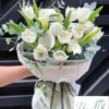 Bó Hoa Tulip And Rum gồm hoa tulip trắng và hoa rum trắng