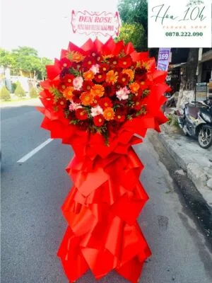 Vững Bước Thành Công, Kệ hoa khai trương ý nghĩa