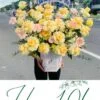 Lẵng hoa tươi để bàn mừng sinh nhật mẹ
