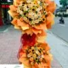 kệ hoa hướng dương kết hợp hoa hồng chúc mừng hội nghị, khai giảng