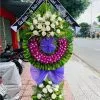 Vòng hoa viếng đám tang màu tím trắng đẹp, ý nghĩa