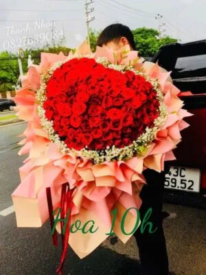 Bó hoa trái tim 100 bông hồng đỏ tặng bạn gái ngày lễ tình nhân valentine 14/2