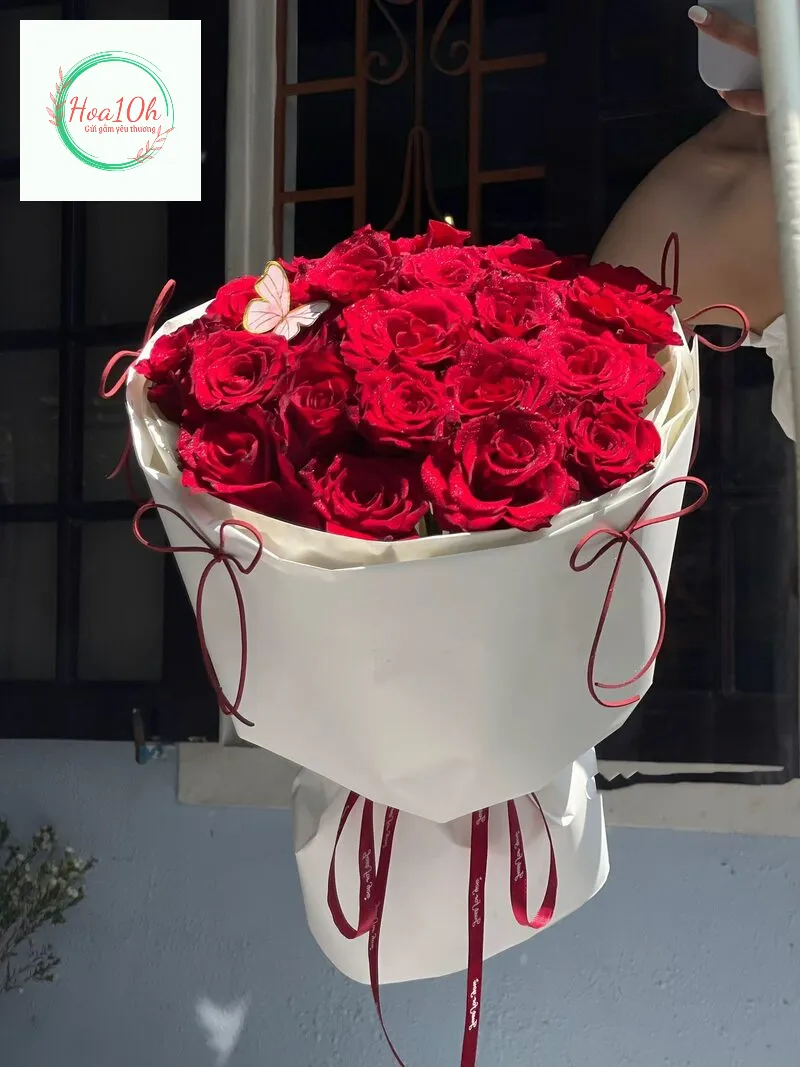 Mẫu bó hoa sinh nhật với những bông hồng đỏ thắm