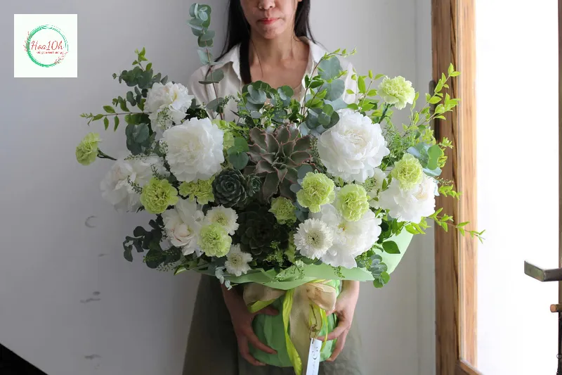 Lẵng hoa tặng sếp, đối tác gam màu xanh tươi mát