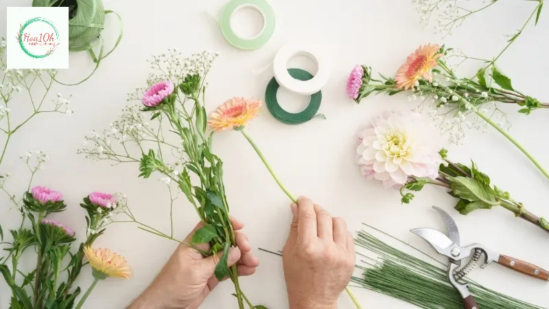 Để hoa được tươi lâu nên chọn những cành hoa tươi tắn để chưng được lâu