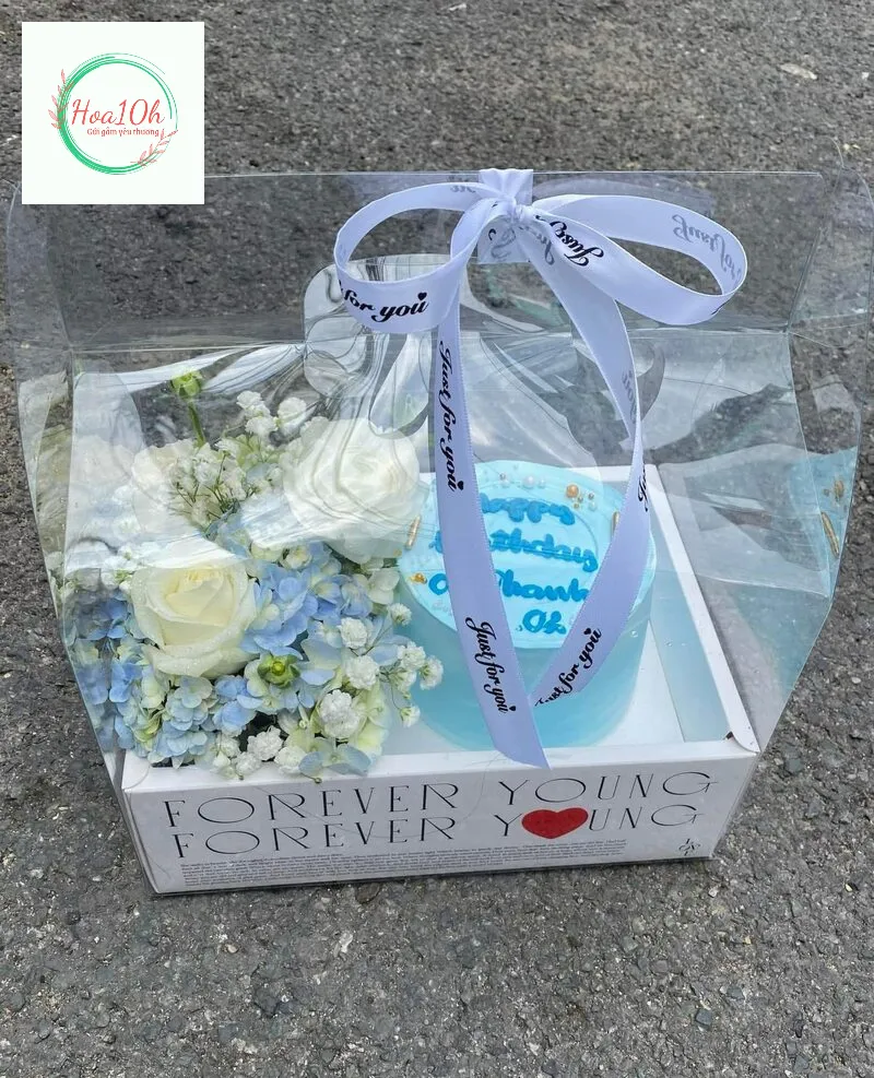 Mẫu hoa tươi kết hợp với bánh kem