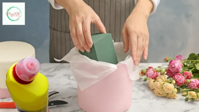 Thuốc tẩy là chất khử trùng mạnh, giúp tiêu diệt vi khuẩn và nấm trong nước,