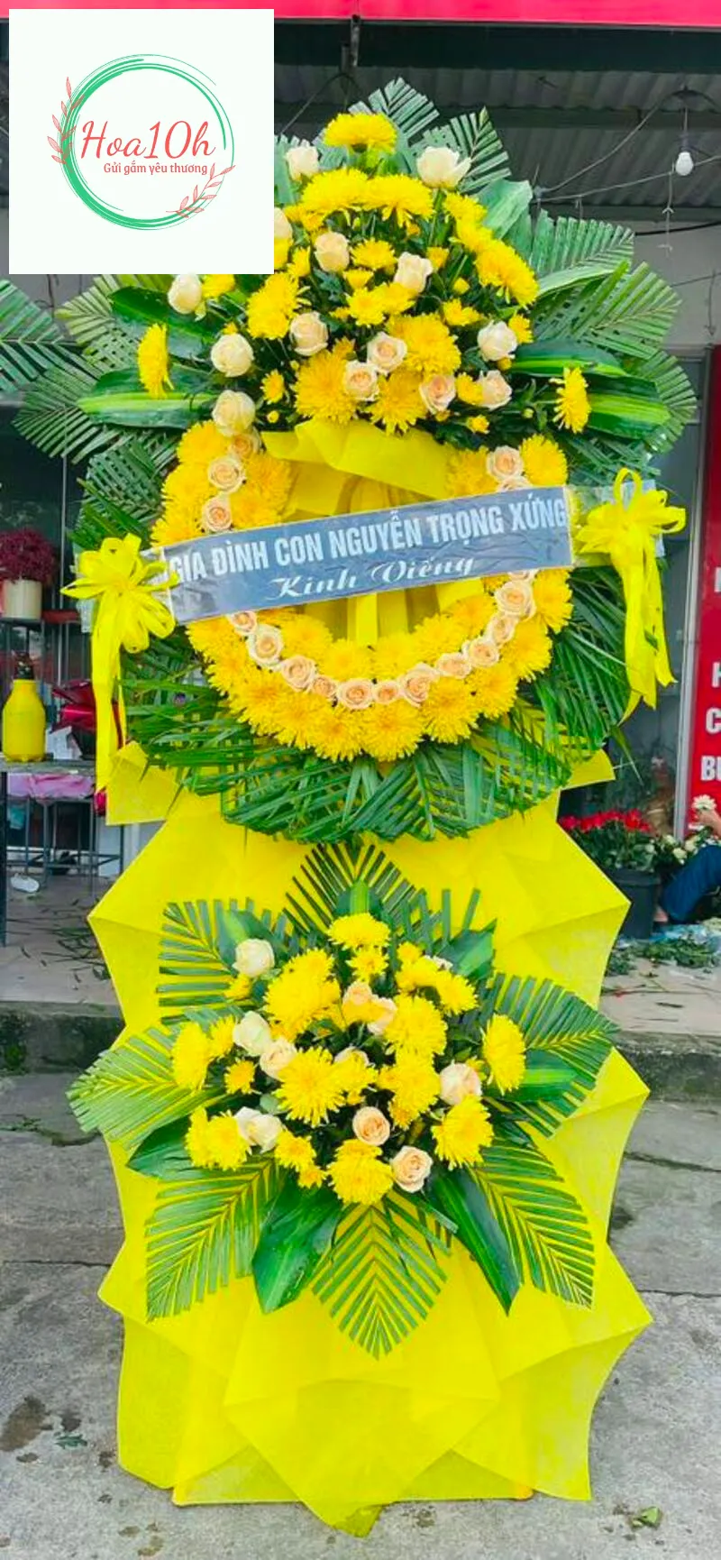 Vòng hoa viếng tone vàng