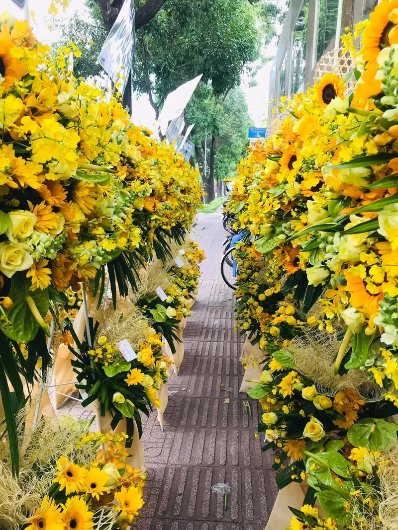 Những lưu ý cần nhớ khi đặt hoa khai giảng