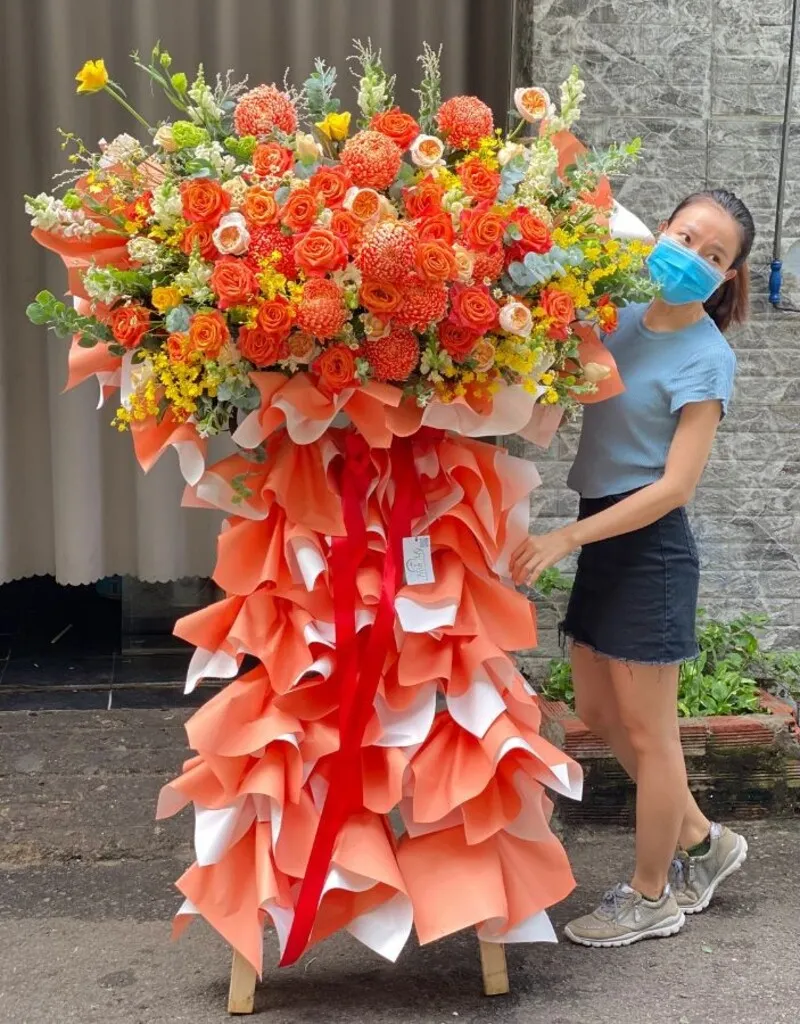 Kệ hoa nhiều màu sắc, chúc mừng lễ khai giảng rực rỡ