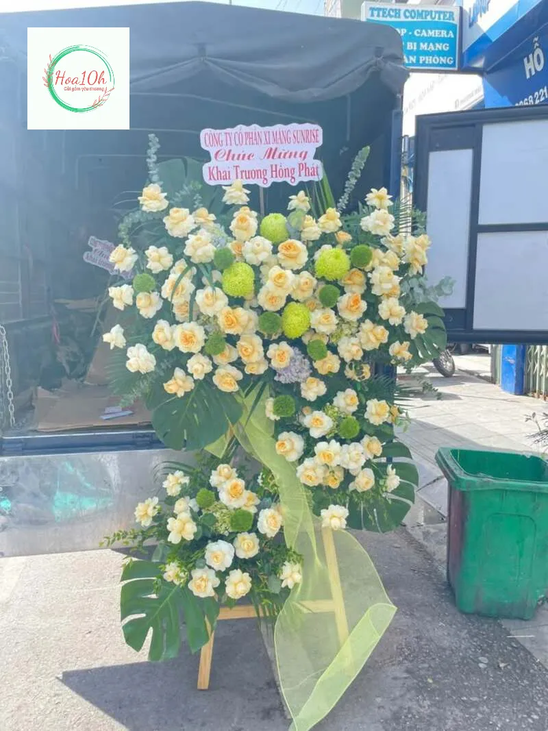 Hoa vàng thường mang đến cảm giác ấm áp và tươi sáng.