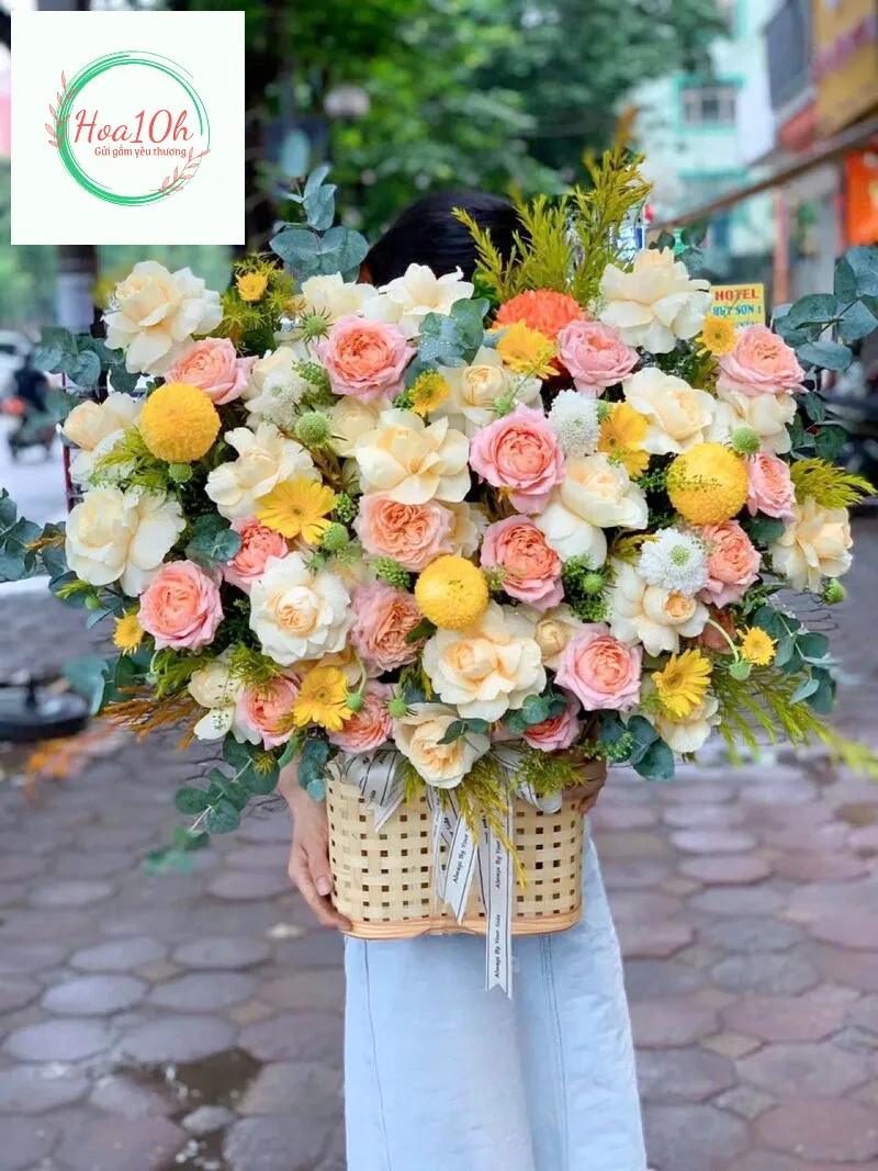 lãng hoa khai trương với sự kiết hợp của nhiều bông hoa tươi thắm