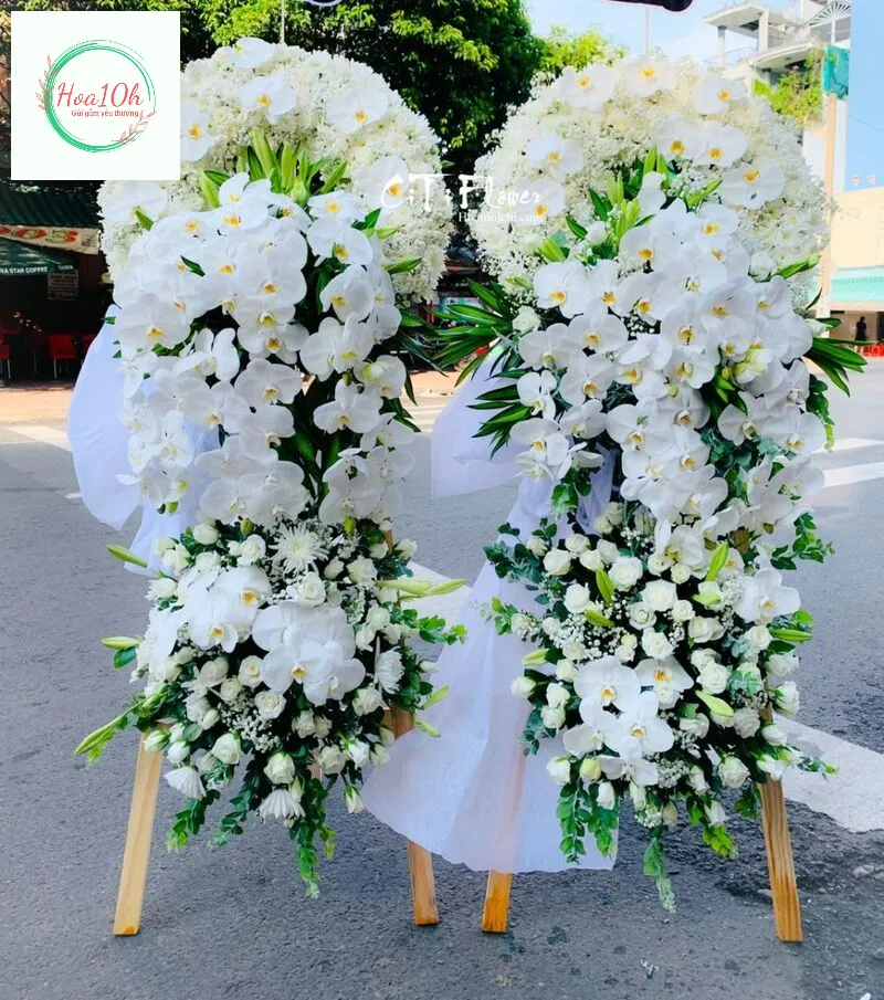 Hao lan trắng cũng được sử dụng khi tiễn người mất, mang ý nghĩa tôn kính, mong người ra đi thanh thản không vướng bận bụi trần