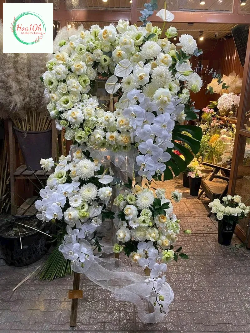 Hoa đám tang nên chọn tone màu nhẹ nhàng, dịu mắt