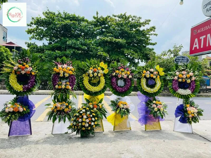 Hoa đám tang Màu tím dịu nhẹ đẹp mắt.