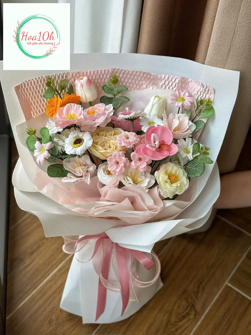 Hoa sáp giữ được vẻ đẹp từ 3 – 6 năm nếu được chăm sóc và bảo quản đúng cách.